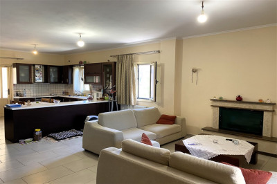 Lefkas Family Apartment 04.jpg